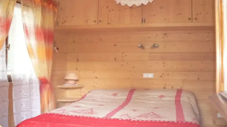 La Clusaz Locations - Chalet le Bouton d'Or - Chambre n°2 - Rdc