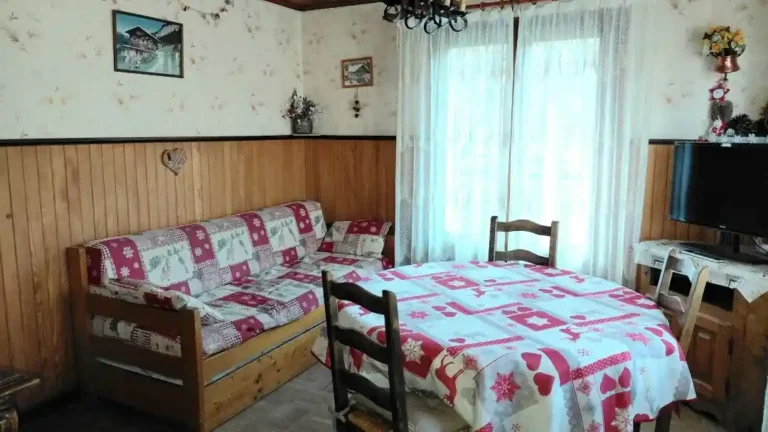 Les appartements La Clusaz Locations - Chalet le Bouton d'Or - Séjour - Rdc