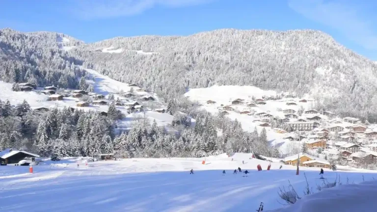 La Clusaz Locations - Chalet le Bouton d'Or - Appartement 10 personnes - Vue panoramique sur les pistes