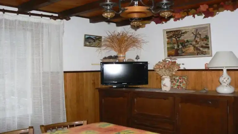 Les appartements La Clusaz Locations - Chalet Fleurs des Alpes - Séjour - rdc