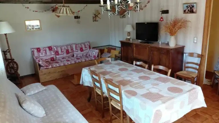 Les appartements La Clusaz Locations - Chalet Fleurs des Alpes - Séjour