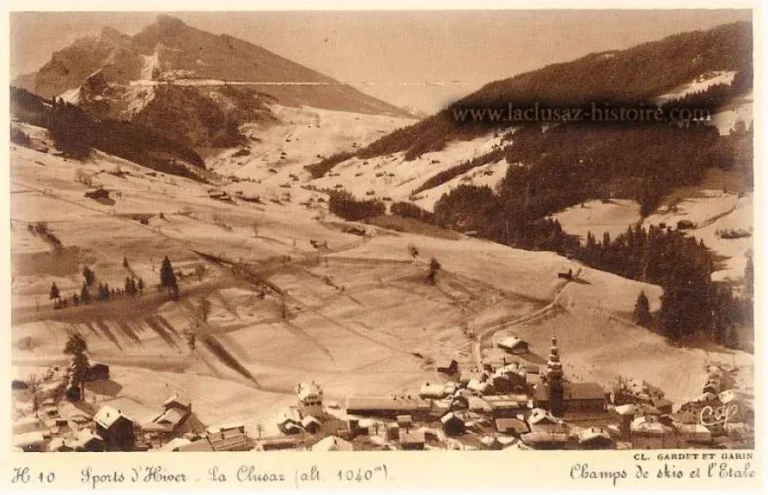 La Clusaz Locations - Photo ancienne La Clusaz champs de skis et l'Etale