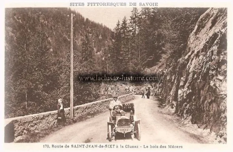 La Clusaz Locations - Photo ancienne la Clusaz route de Saint Jean de Sixt